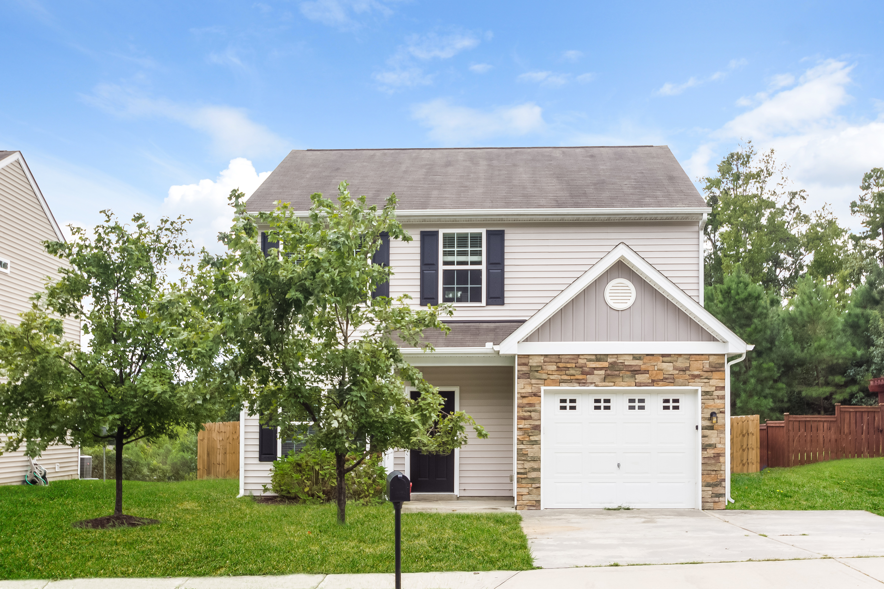 811 Woodside Park Ln Durham, NC 27704